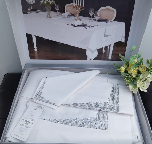 Diamond 150х260 см скатерть белый