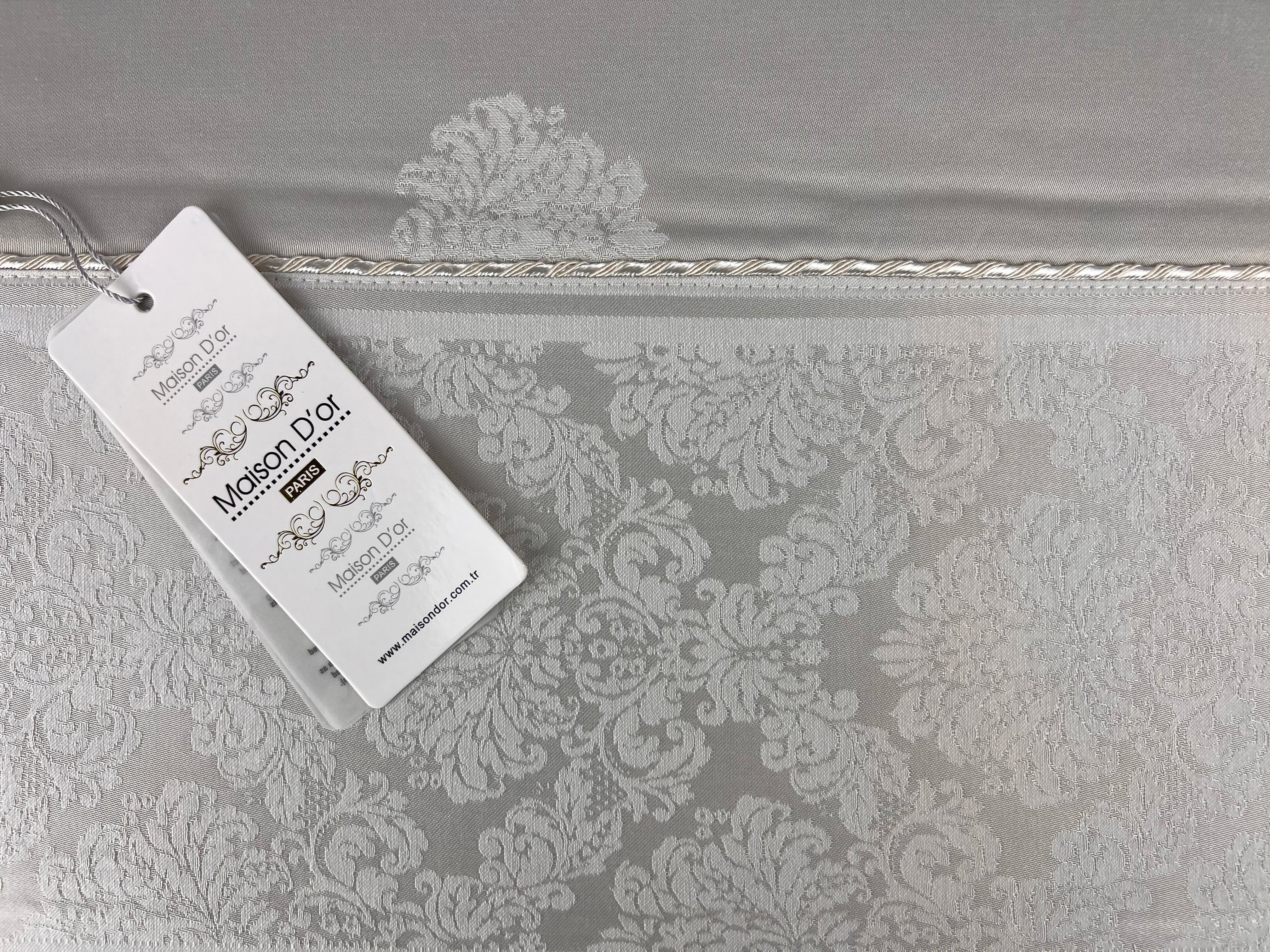 Magnole 160×420 см скатерть каменный